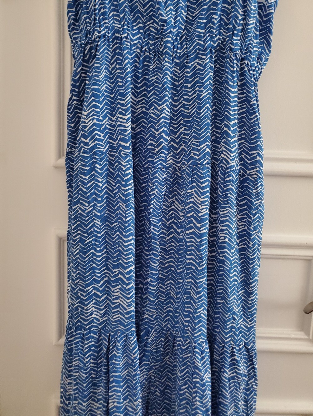 Sleeveless Blue Printed Maxi Dress with V-Neck - Picture 12 of 14